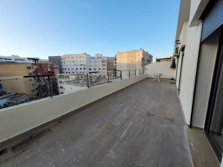 BEL APPARTEMENT AU CENTRE VILLE AVEC GRANDE TERRAS