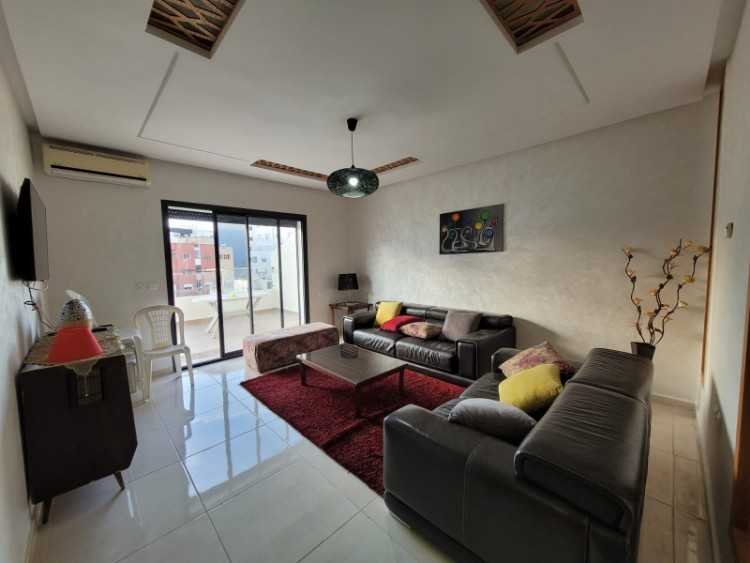 BEL APPARTEMENT AU CENTRE VILLE AVEC GRANDE TERRAS