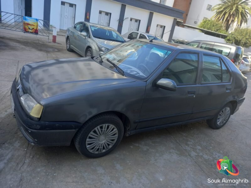 الرباط حي رياض Renault 19