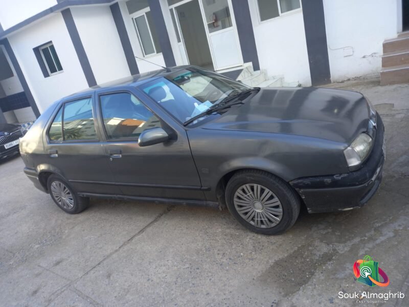 الرباط حي رياض Renault 19