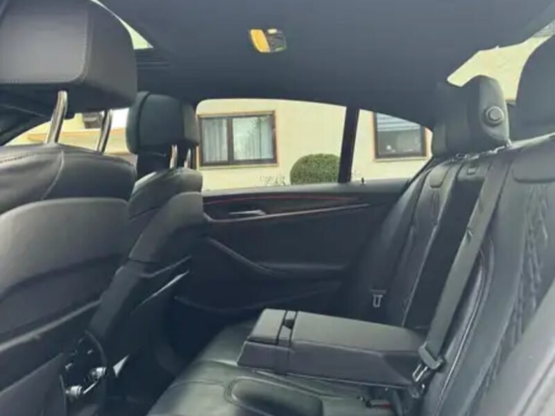 BMW série 5 pack M modèle 2022 - Voiture d'occasion Maroc