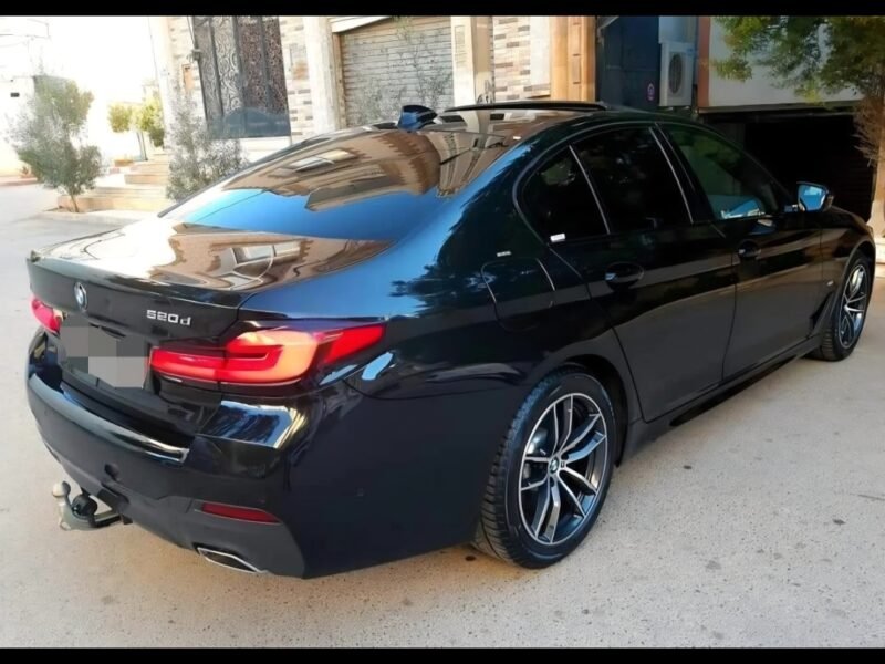 BMW série 5 pack M modèle 2022 - Voiture d'occasion Maroc