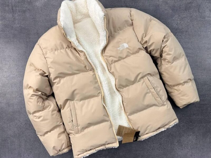 🧥 JACKET The North Face 🔥 ✅ متوفر بالمقاسات: 💸 جاكيت يلبس لجهتين الثمن: فقط 350 درهم 📦 التوصيل متوفر لجمع