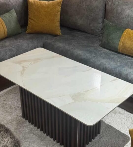 Table basse en céramique italienne et bardage PVC - Accessoires maison Maroc