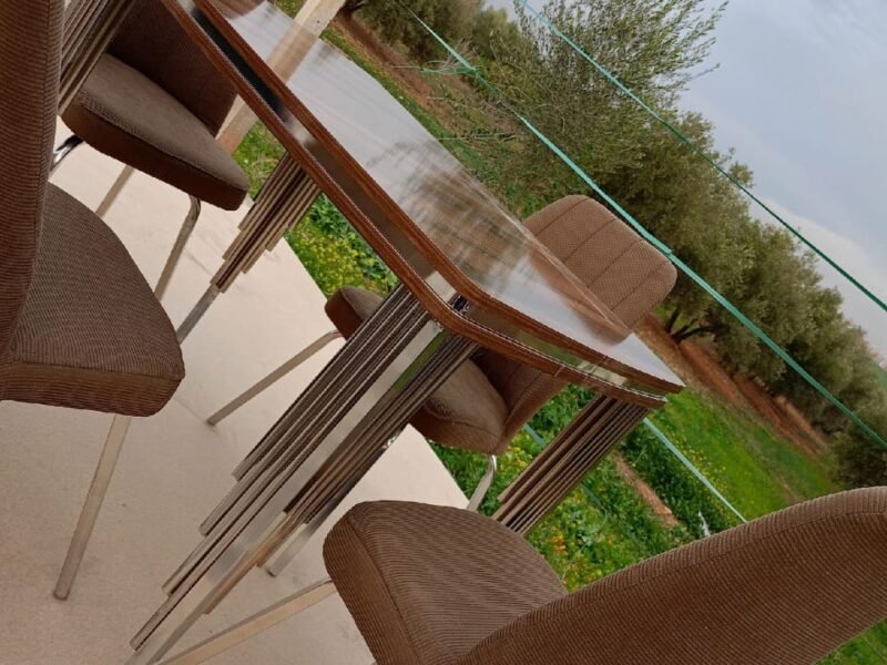 Salle a manger avec pieds inox - Accessoires maison Maroc