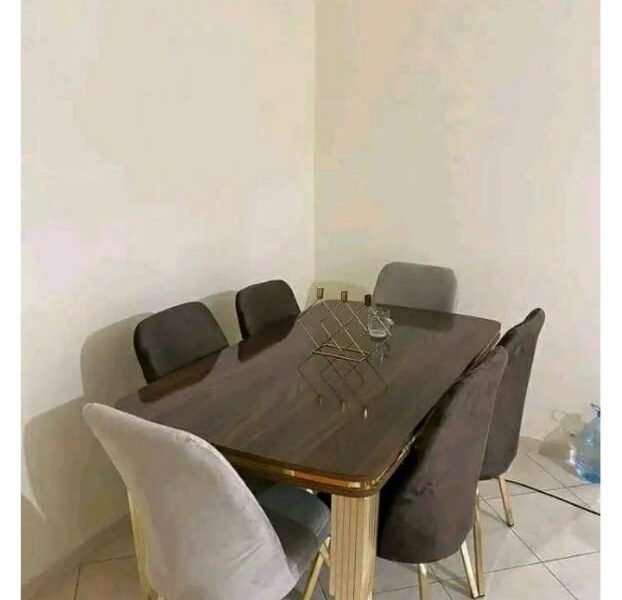 Salle a manger avec pieds inox - Accessoires maison Maroc