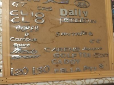 logos et petits accessoires voitures